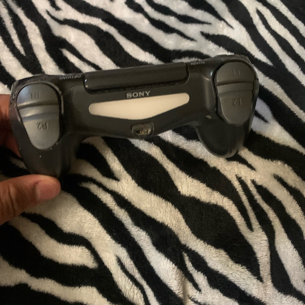 Ps4 controller - Picture 2 of 2